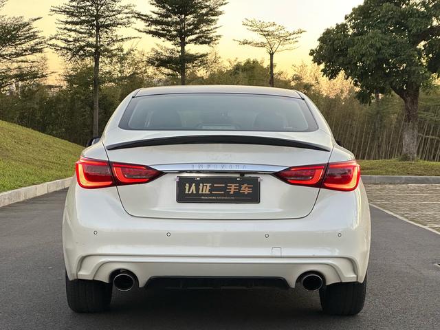 Infiniti Q50L