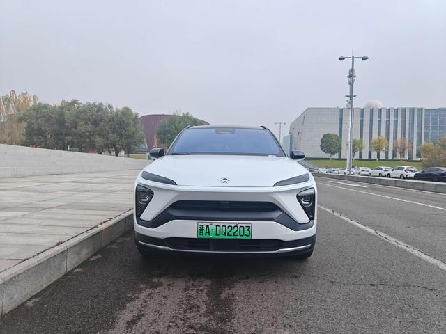 NIO ES6