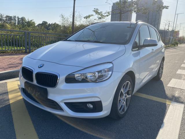 BMW 2 series station wagon (imported)