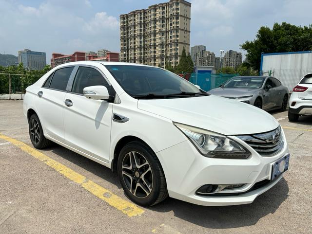 BYD G5