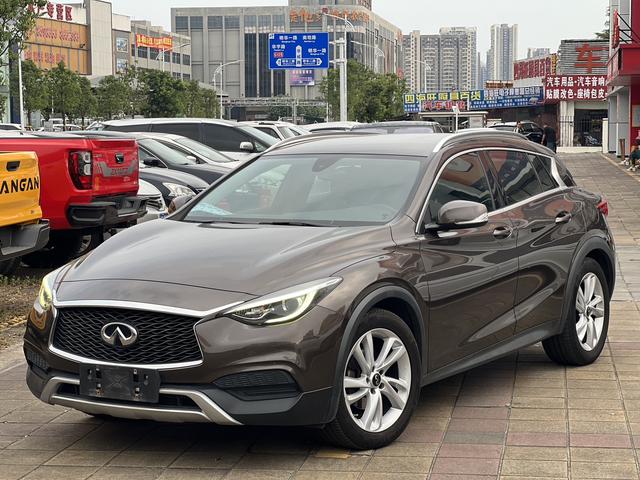 Infiniti QX30