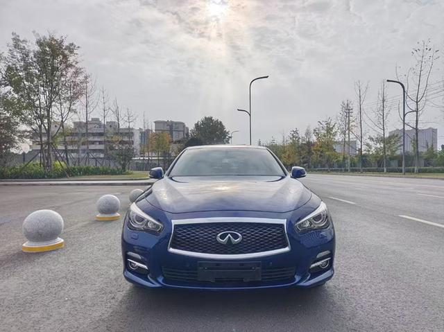 Infiniti Q50L