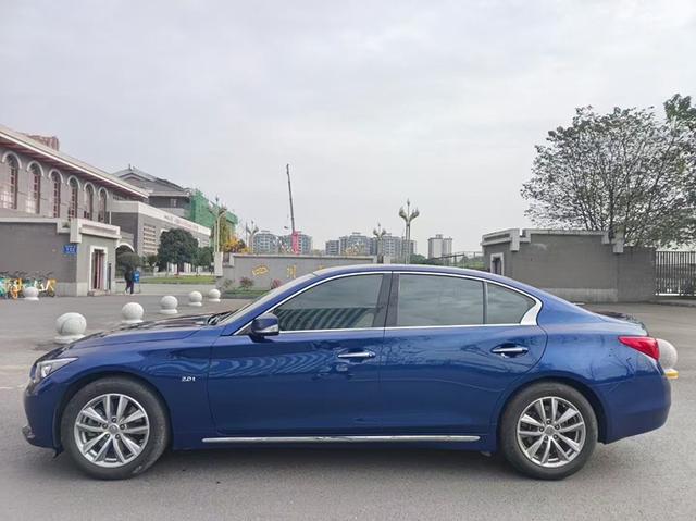 Infiniti Q50L