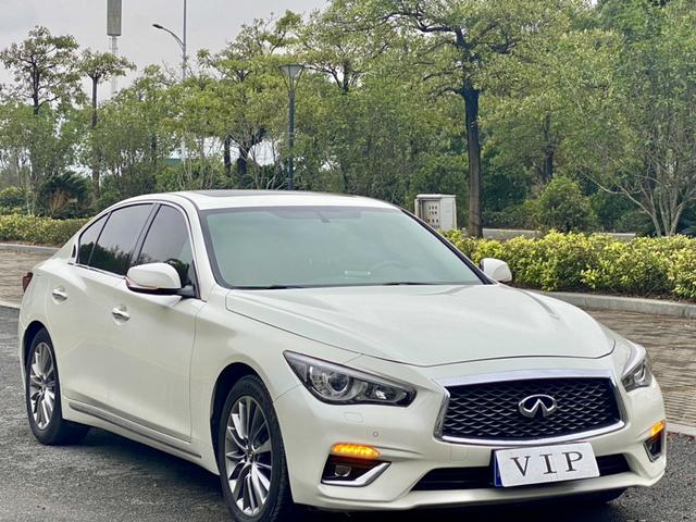 Infiniti Q50L