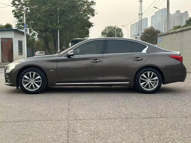 Infiniti Q50L