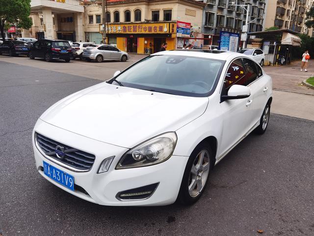 Volvo S60 (imported)