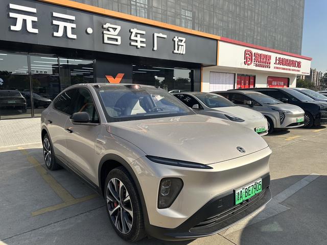 NIO EC7