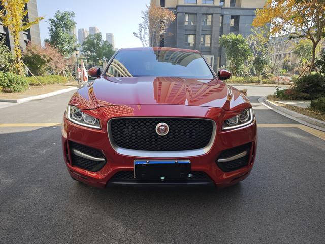 Jaguar F-PACE