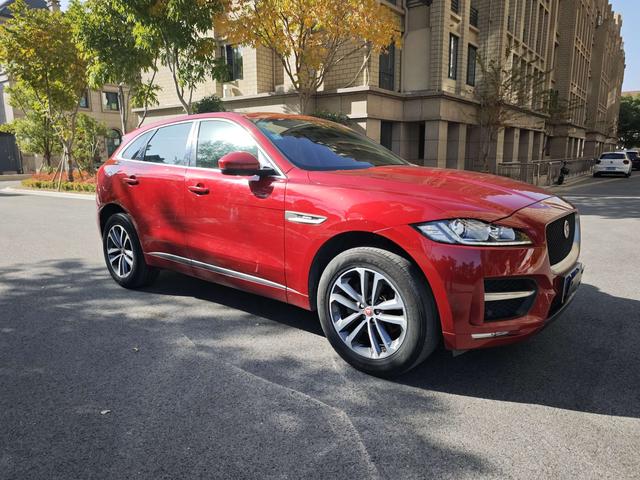 Jaguar F-PACE