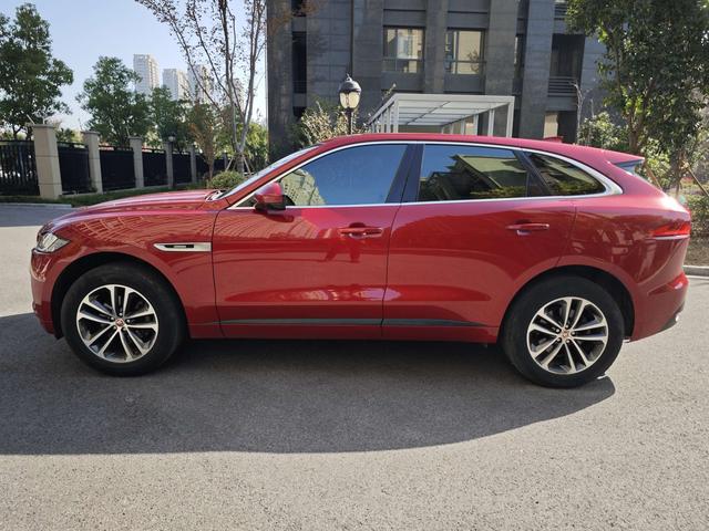 Jaguar F-PACE