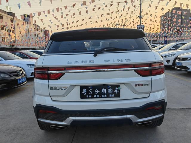 Lu Feng Landwind X7