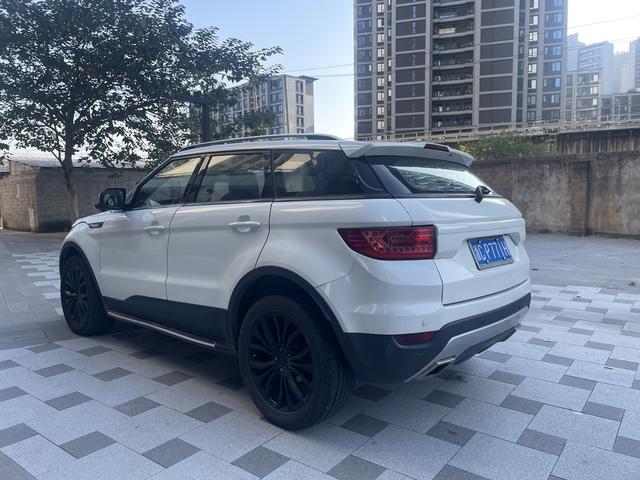 Lu Feng Landwind X7