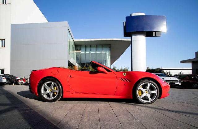 Ferrari California T