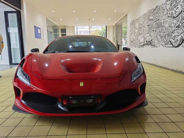 Ferrari F8