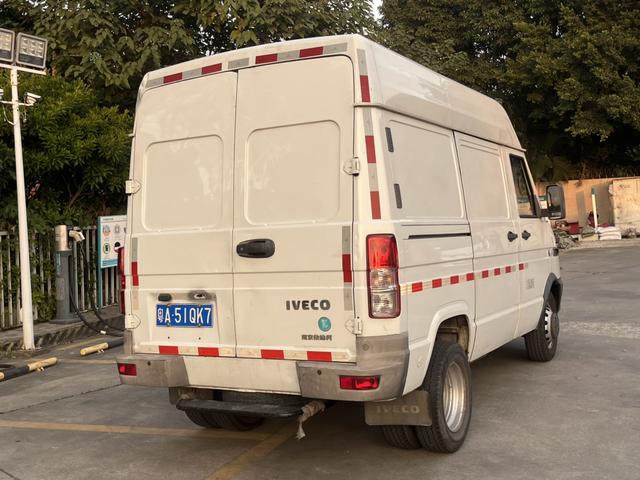 Iveco proud