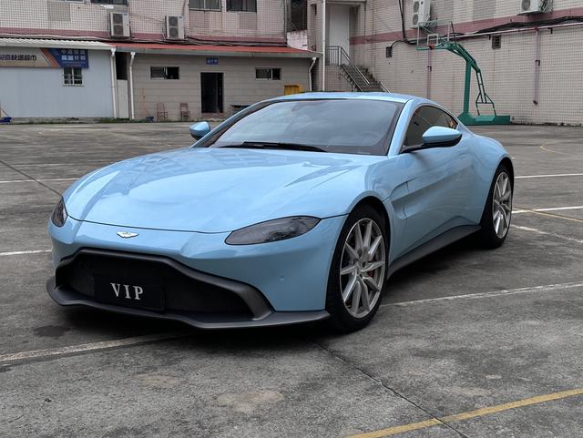 Aston Martin Vantage