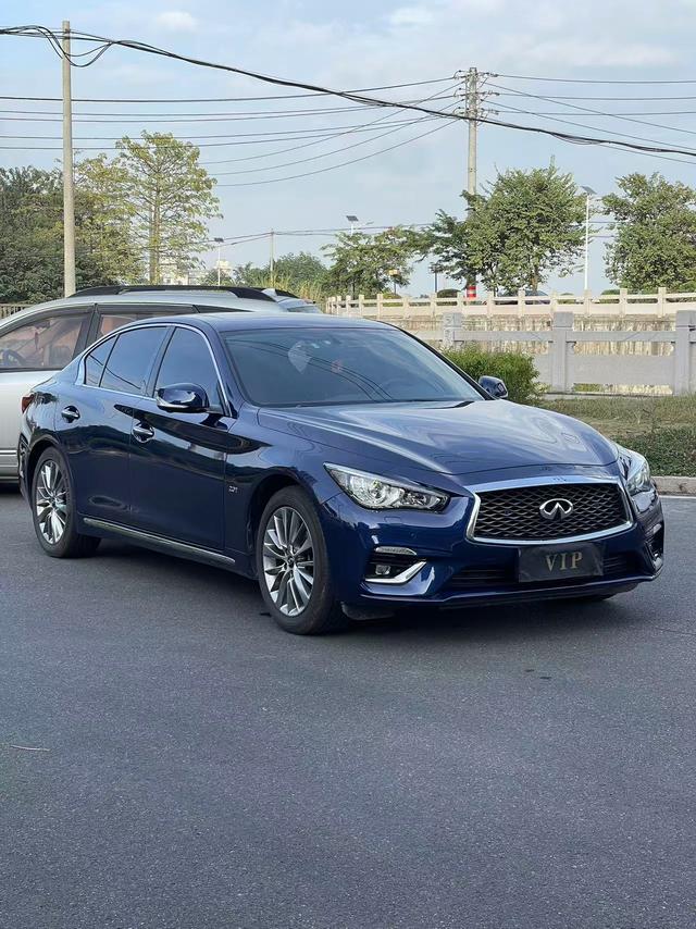 Infiniti Q50L