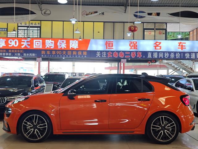 Lynk & Co 02 Hatchback