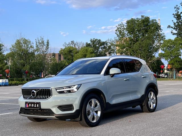 Volvo XC40 (imported)