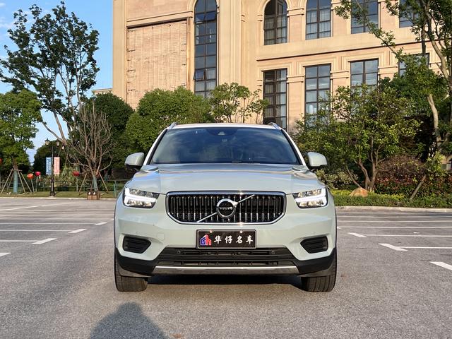 Volvo XC40 (imported)