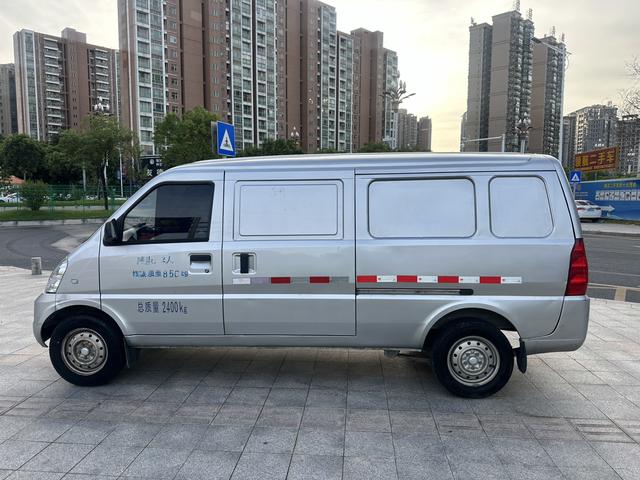 Wuling Rongguang EV