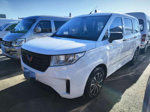 Wuling Hongguang PLUS