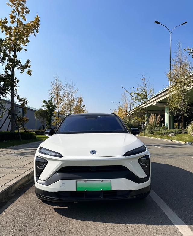 NIO ES6