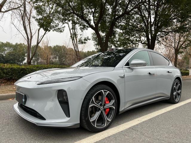 NIO ET5