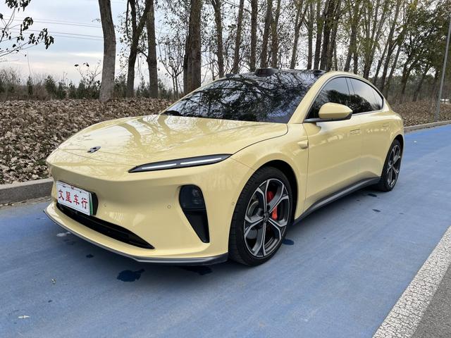 NIO ET5