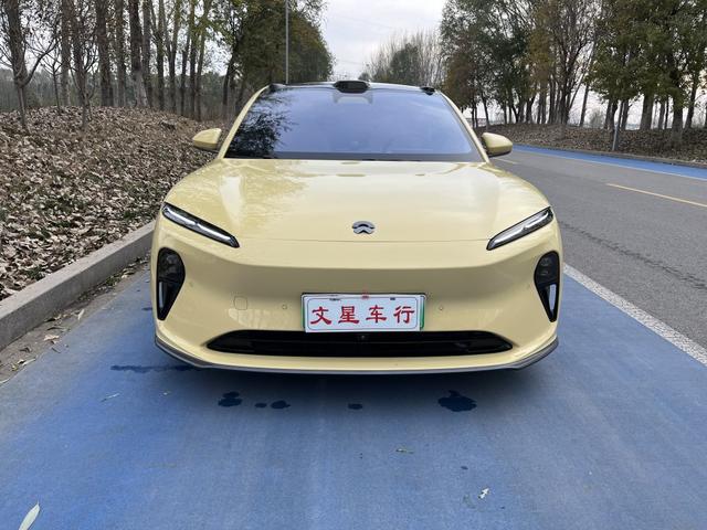 NIO ET5