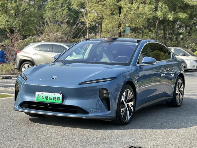 NIO ET5