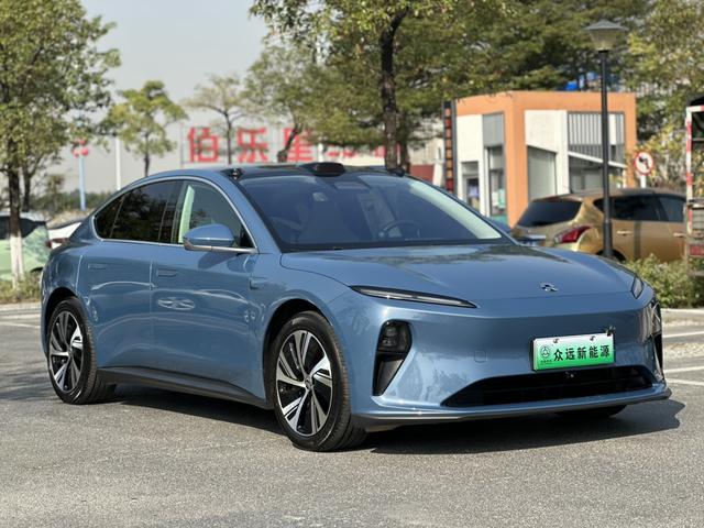 NIO ET5