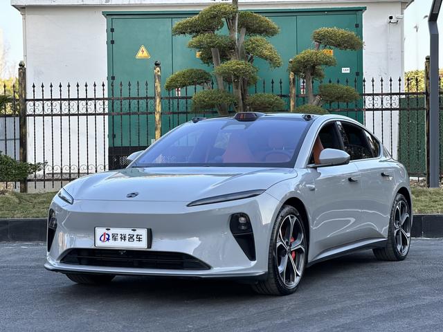 NIO ET5