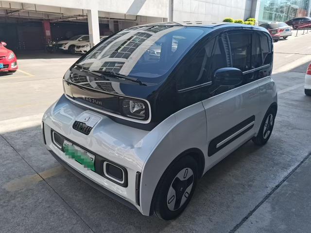 Baojun E300