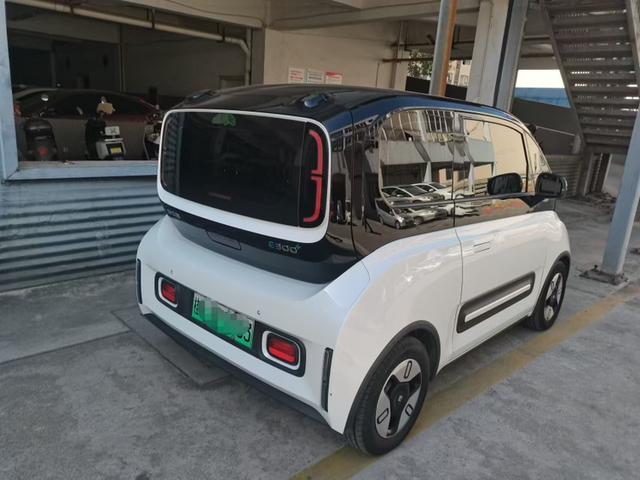 Baojun E300