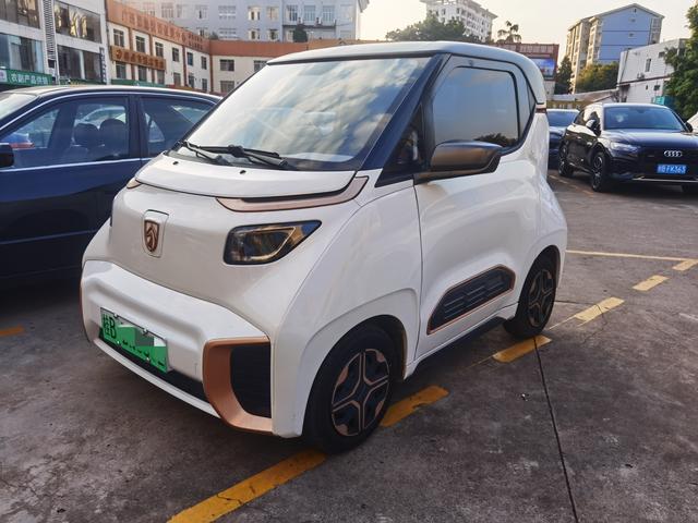 Baojun E200