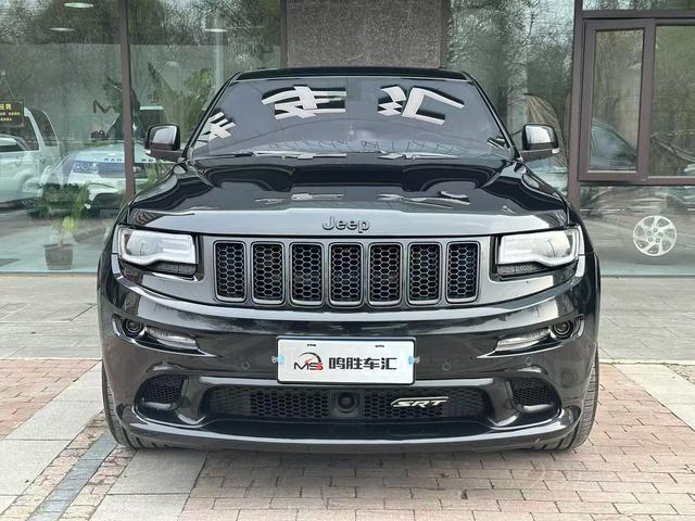 Jeep Grand Cherokee SRT