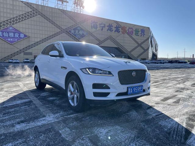 Jaguar F-PACE