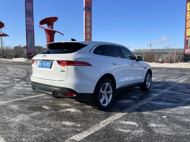 Jaguar F-PACE