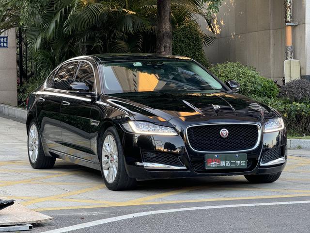 Jaguar XFL