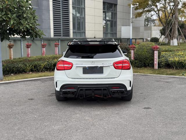 Mercedes-Benz GLA AMG