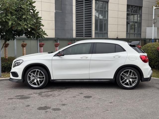 Mercedes-Benz GLA AMG