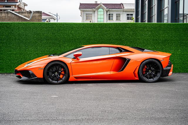 Lamborghini Aventador