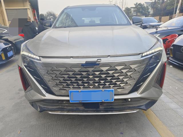 Oshan Changan Auchan Z6