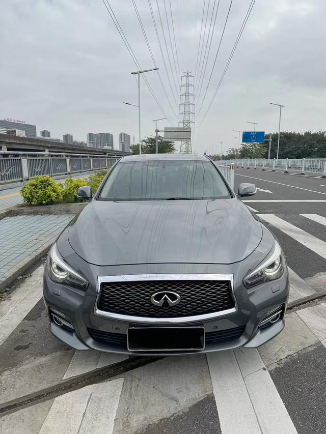 Infiniti Q50L