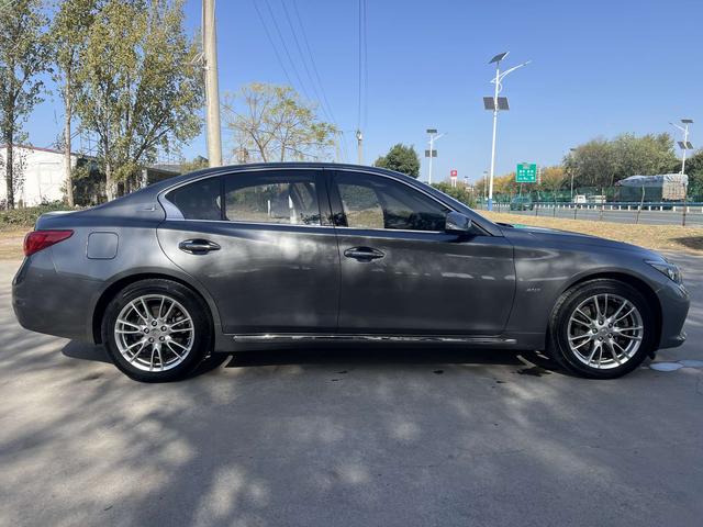 Infiniti Q50L