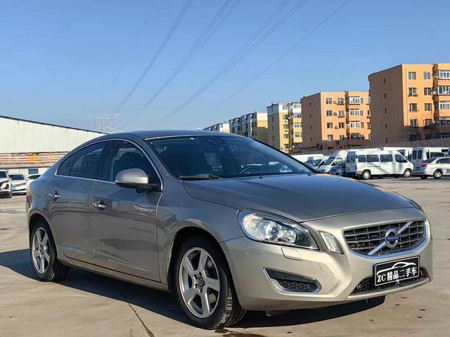 Volvo S60 (imported)