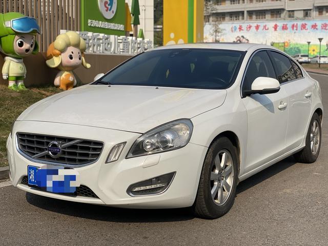 Volvo S60 (imported)