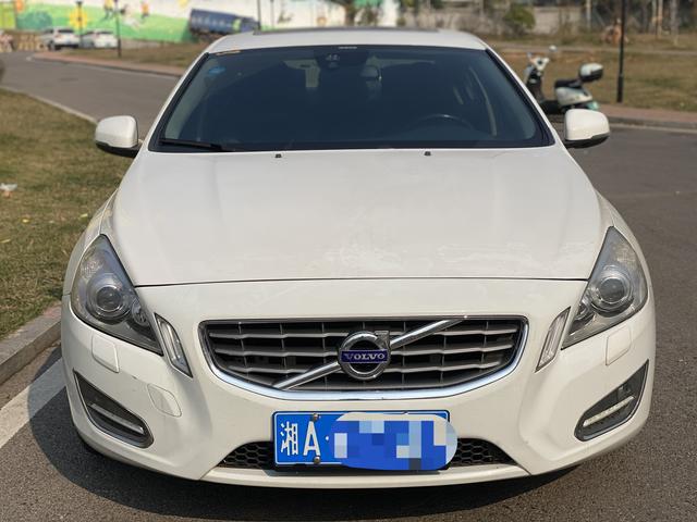 Volvo S60 (imported)