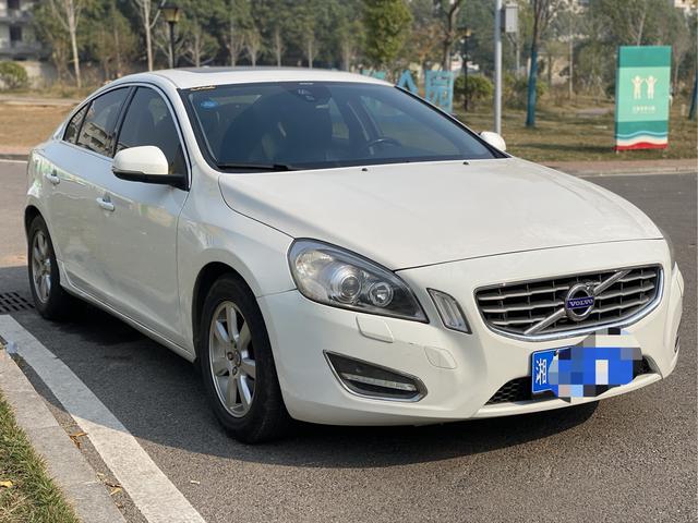 Volvo S60 (imported)